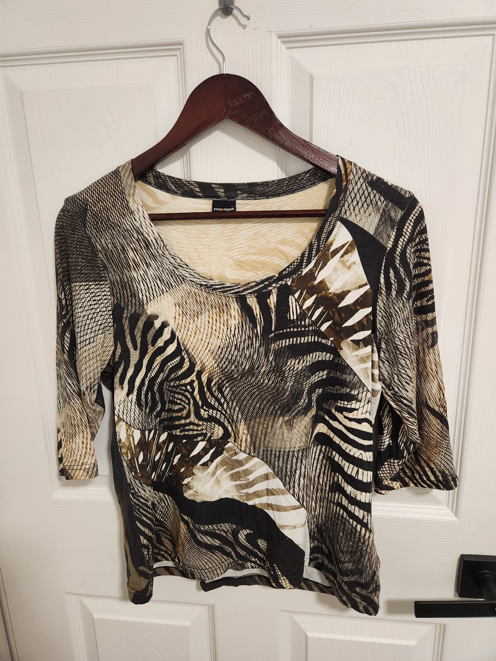 Patterned Scoop-Neck Long Sleeve Top - Beige Black